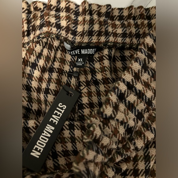 Steve Madden Gaelle Mixed Plaid Cargo Shorts in Brown Plaid NWT XL - Picture 8 of 8